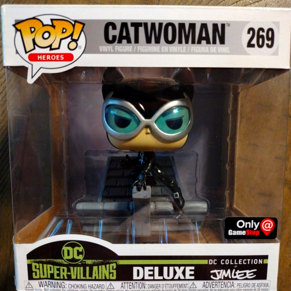 Funko POP DC Heroes Jim Lee Deluxe CATWOMAN #269 Vinyl Figure Minor Damage